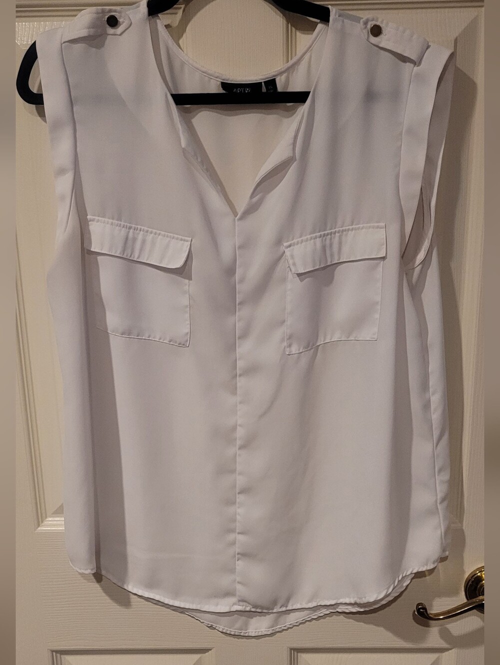Apt. 9 White Sleeveless Utility Camisole